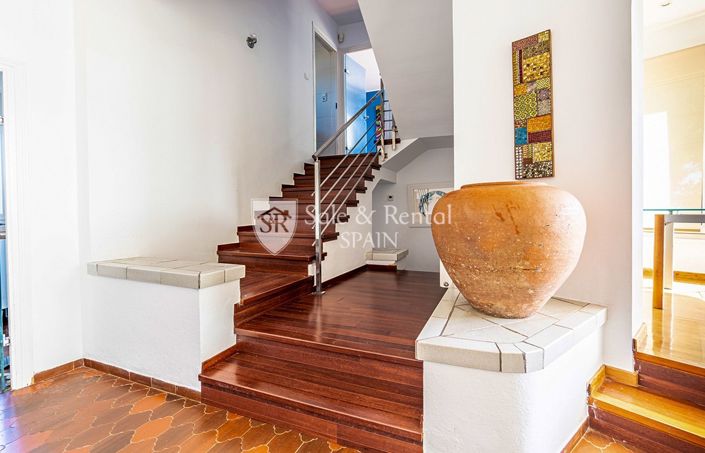 Image No.10-5 Bed Villa for sale