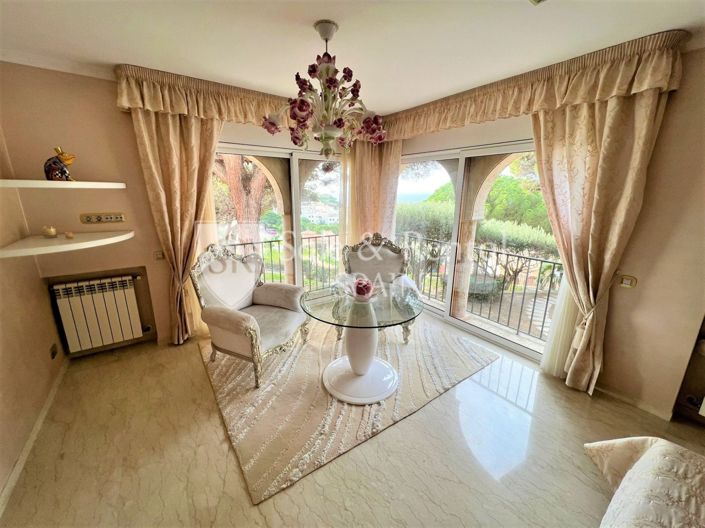 Image No.16-10 Bed Villa for sale