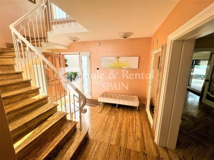 Image No.23-10 Bed Villa for sale