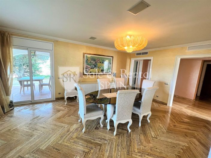 Image No.33-10 Bed Villa for sale