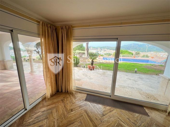 Image No.34-10 Bed Villa for sale