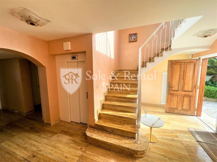 Image No.36-10 Bed Villa for sale