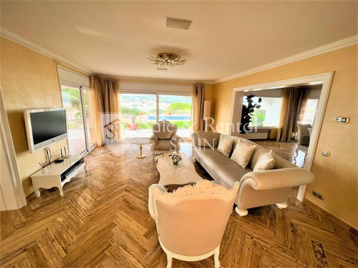 Image No.37-10 Bed Villa for sale