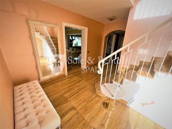 Image No.38-10 Bed Villa for sale