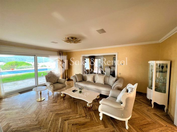 Image No.41-10 Bed Villa for sale