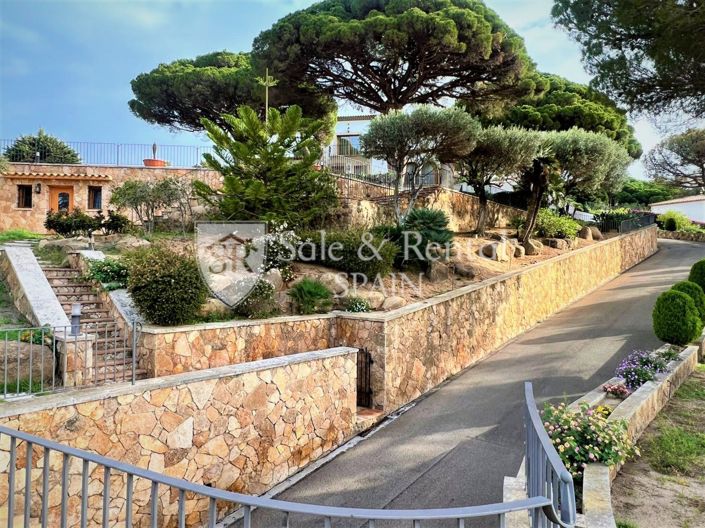 Image No.55-10 Bed Villa for sale