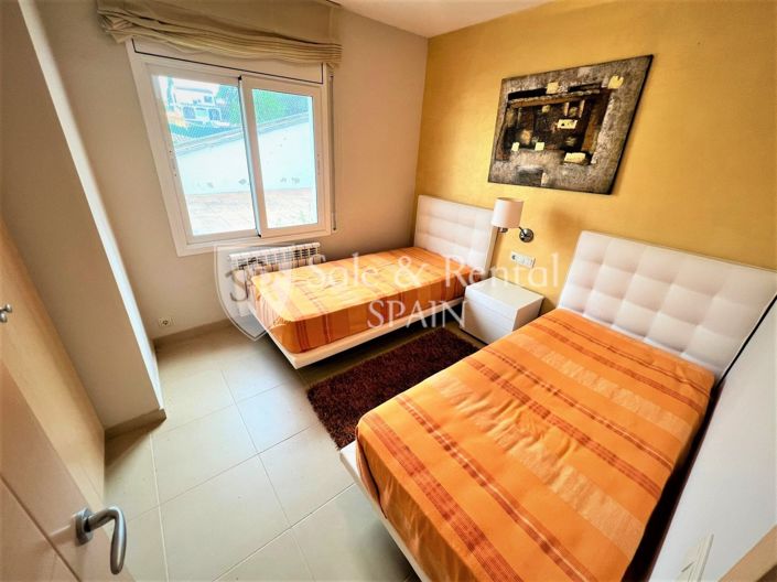 Image No.74-10 Bed Villa for sale