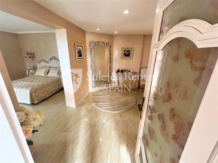 Image No.93-10 Bed Villa for sale