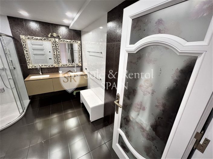 Image No.98-10 Bed Villa for sale