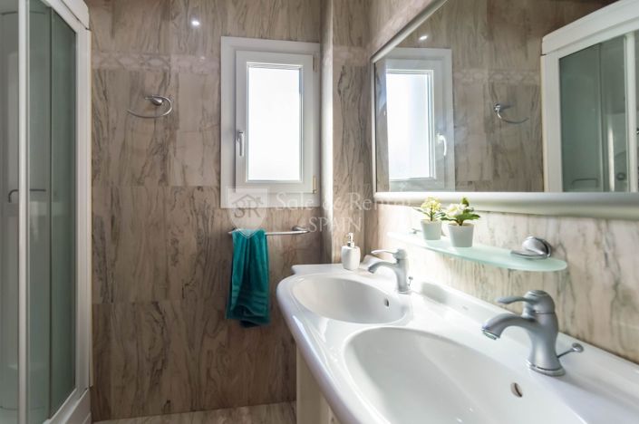 Image No.31-3 Bed Villa for sale