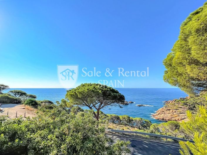 Image No.28-3 Bed Flat for sale