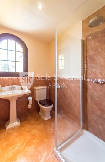 Image No.17-5 Bed Villa for sale