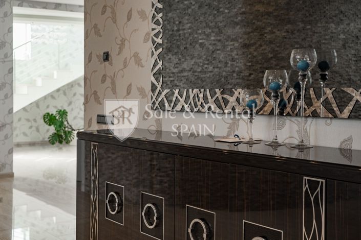 Image No.17-5 Bed Villa for sale