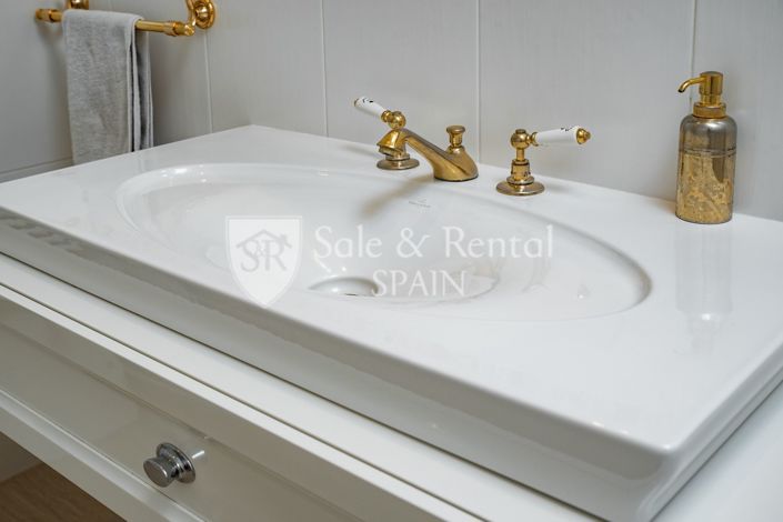 Image No.35-5 Bed Villa for sale