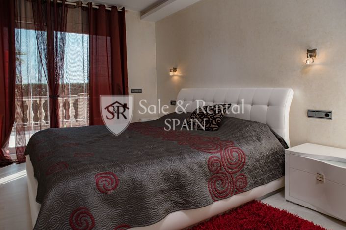 Image No.40-5 Bed Villa for sale