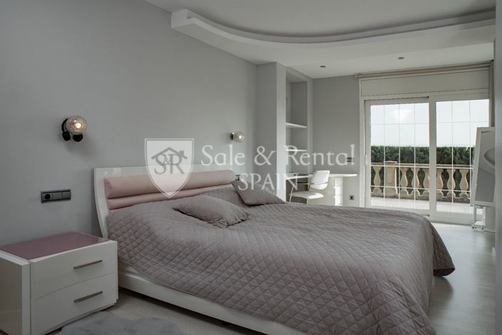 Image No.51-5 Bed Villa for sale