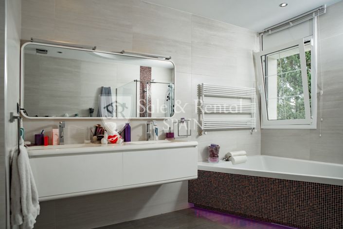 Image No.53-5 Bed Villa for sale