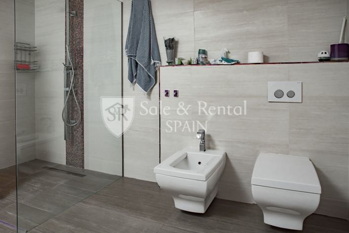 Image No.55-5 Bed Villa for sale