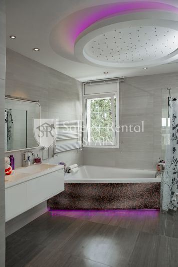 Image No.57-5 Bed Villa for sale