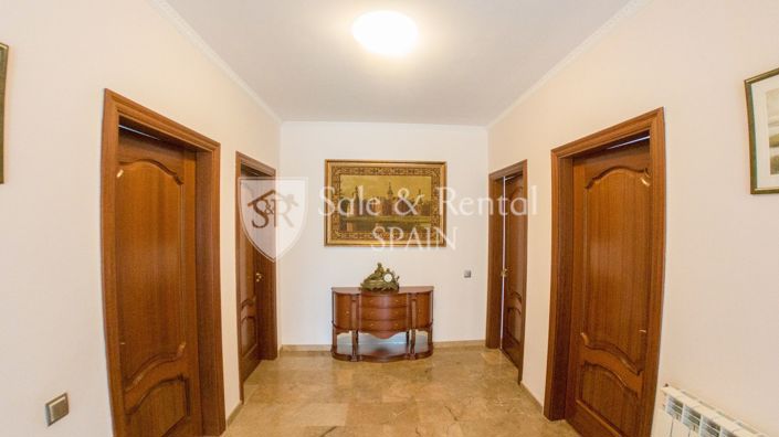 Image No.18-6 Bed Villa for sale