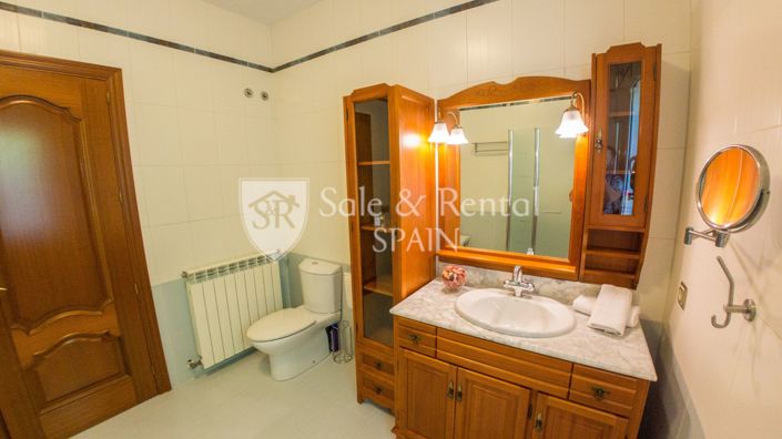 Image No.27-6 Bed Villa for sale