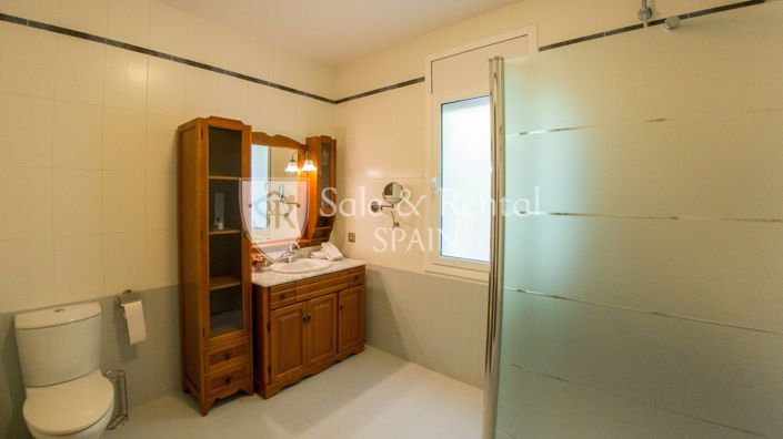 Image No.30-6 Bed Villa for sale