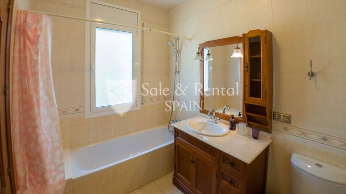 Image No.31-6 Bed Villa for sale