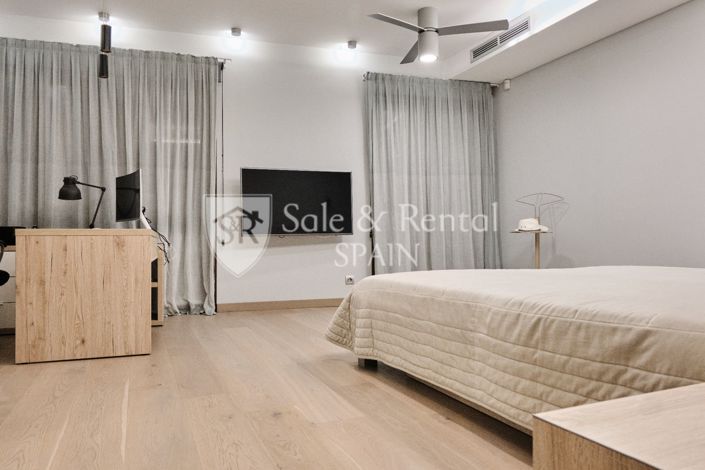 Image No.36-5 Bed Villa for sale