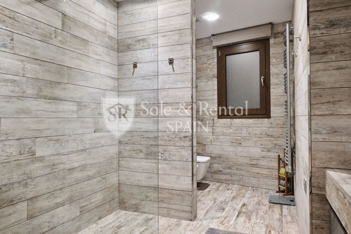 Image No.37-5 Bed Villa for sale