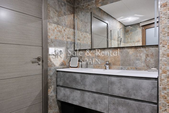 Image No.43-5 Bed Villa for sale