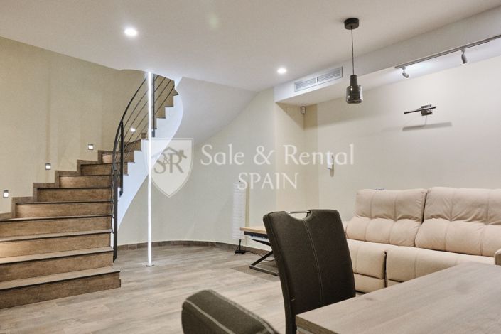 Image No.58-5 Bed Villa for sale