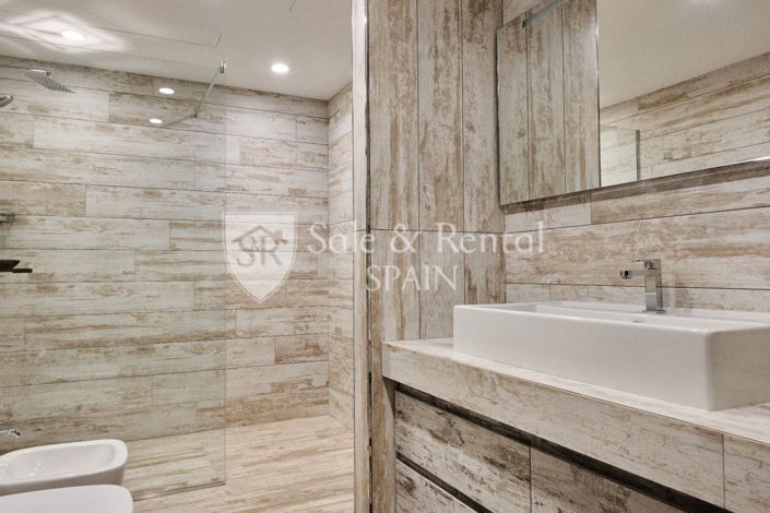 Image No.59-5 Bed Villa for sale