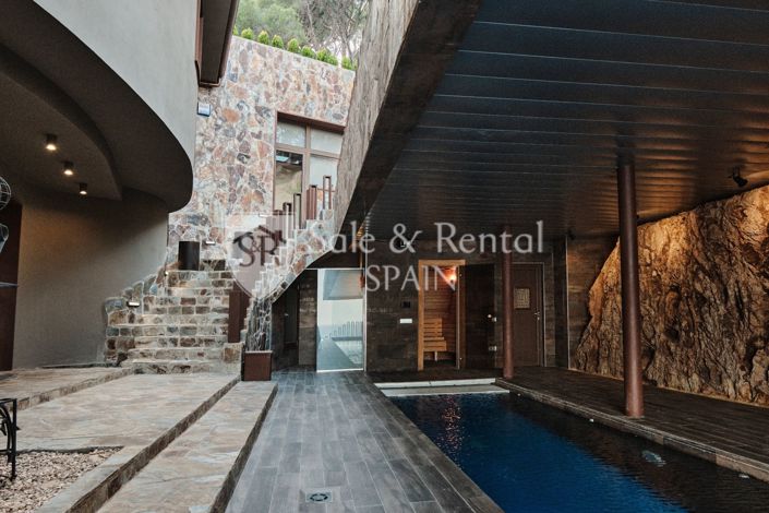 Image No.62-5 Bed Villa for sale