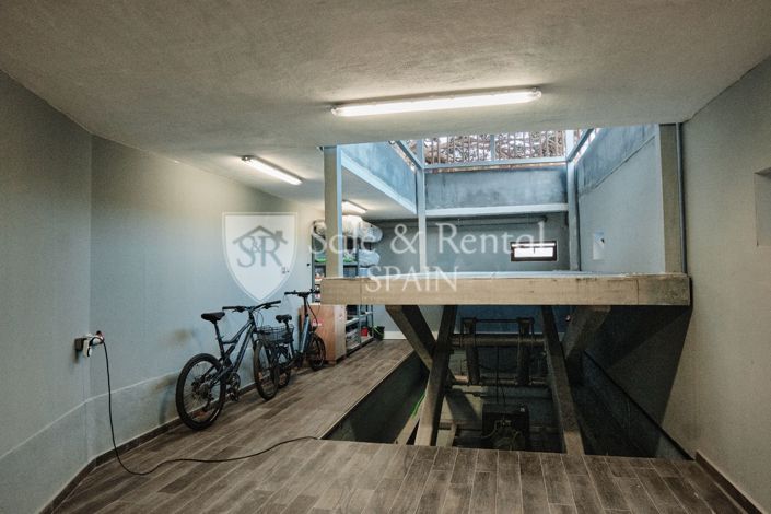 Image No.9-5 Bed Villa for sale