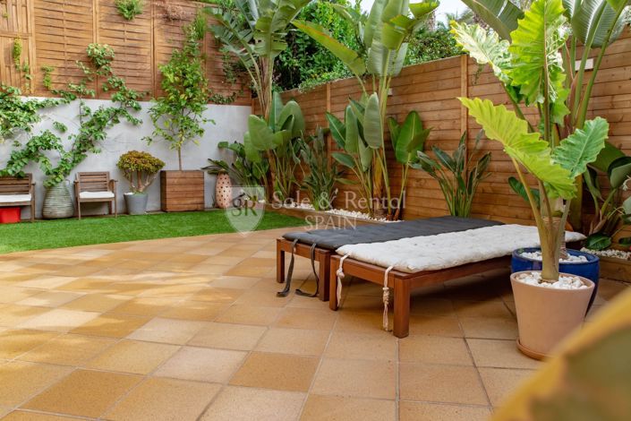 Image No.12-4 Bed Property for sale