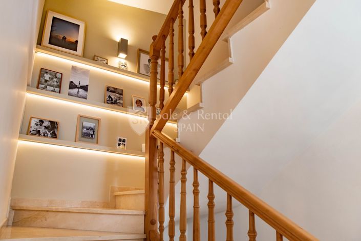 Image No.22-4 Bed Property for sale