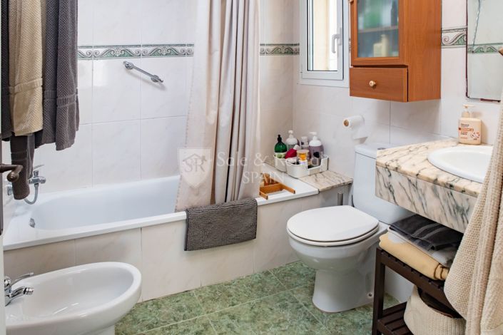 Image No.29-4 Bed Property for sale