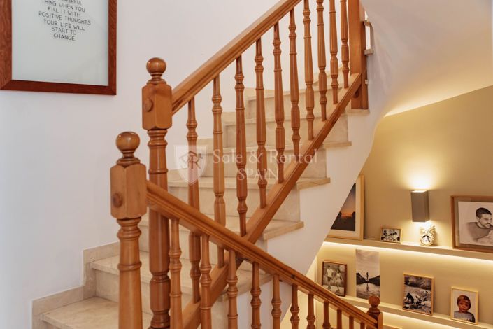 Image No.39-4 Bed Property for sale