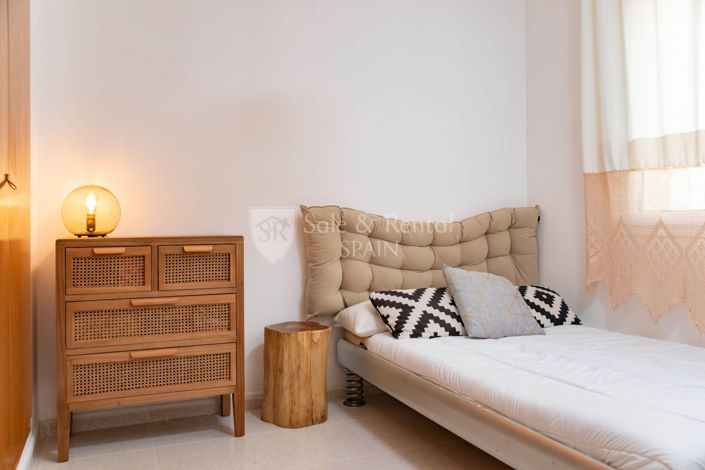 Image No.40-4 Bed Property for sale