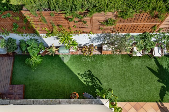 Image No.43-4 Bed Property for sale