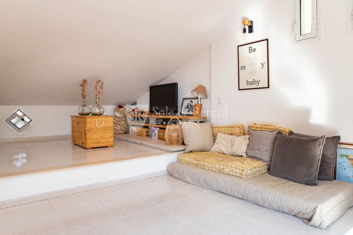 Image No.46-4 Bed Property for sale