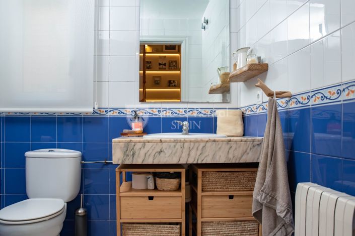 Image No.5-4 Bed Property for sale