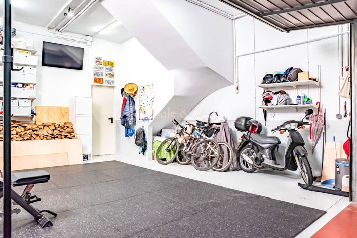 Image No.52-4 Bed Property for sale