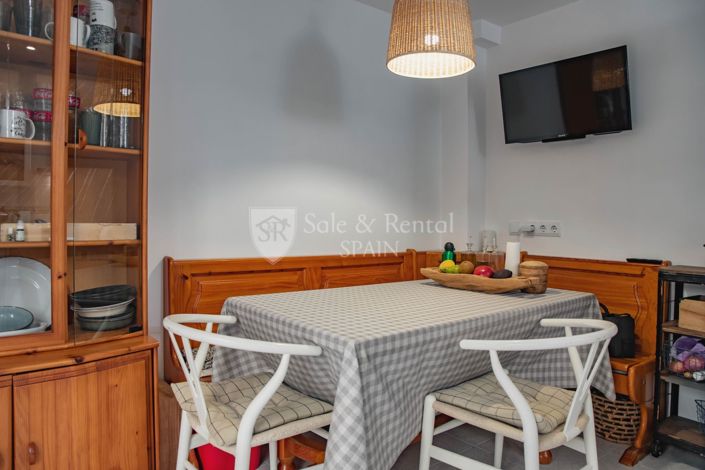 Image No.8-4 Bed Property for sale