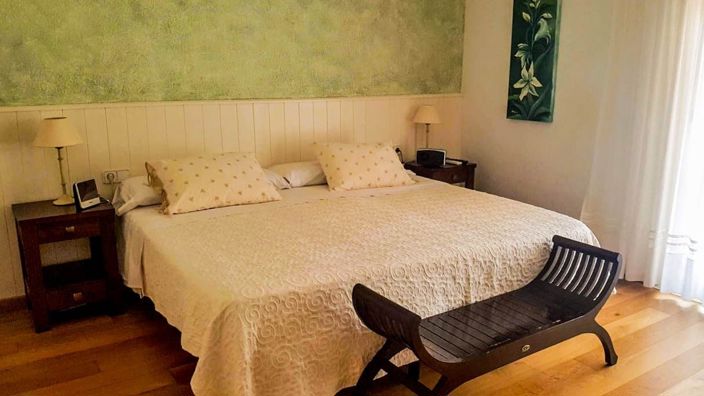 Image No.14-8 Bed Villa for sale