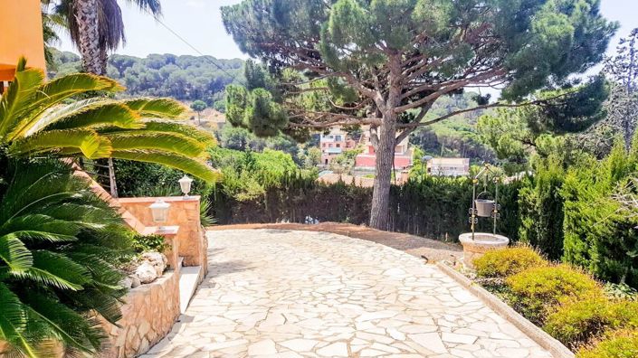 Image No.31-8 Bed Villa for sale