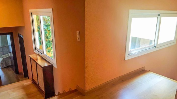 Image No.9-8 Bed Villa for sale