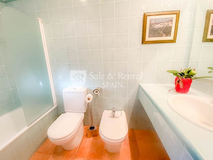 Image No.20-2 Bed Villa for sale