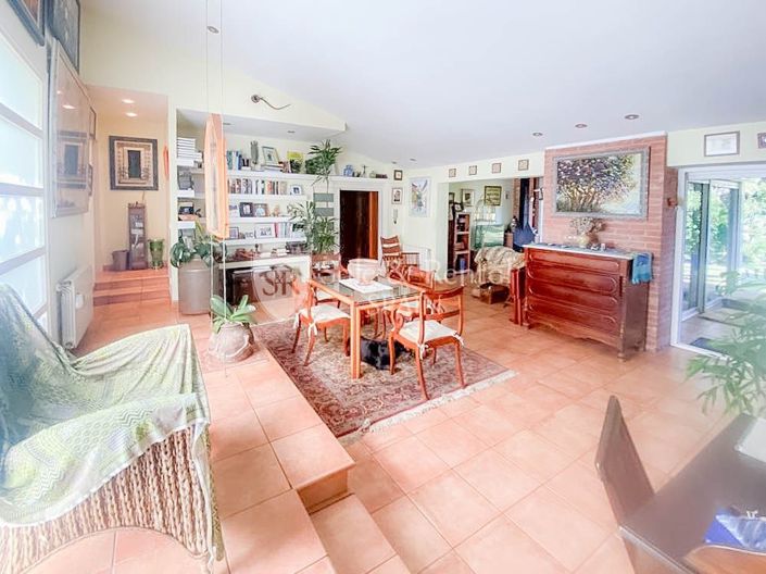 Image No.6-2 Bed Villa for sale