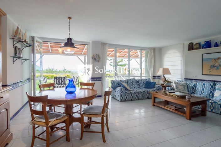 Image No.14-8 Bed Villa for sale